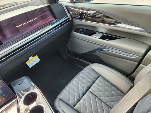 New 2025 Cadillac Escalade IQ Luxury 1 image 17