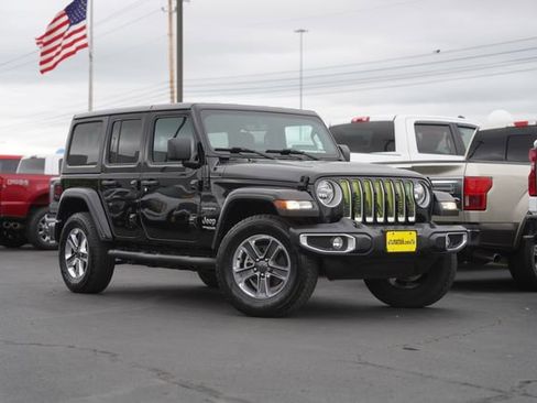 Used 2022 Jeep Wrangler Unlimited Sahara w/ Cold Weather Group image 2