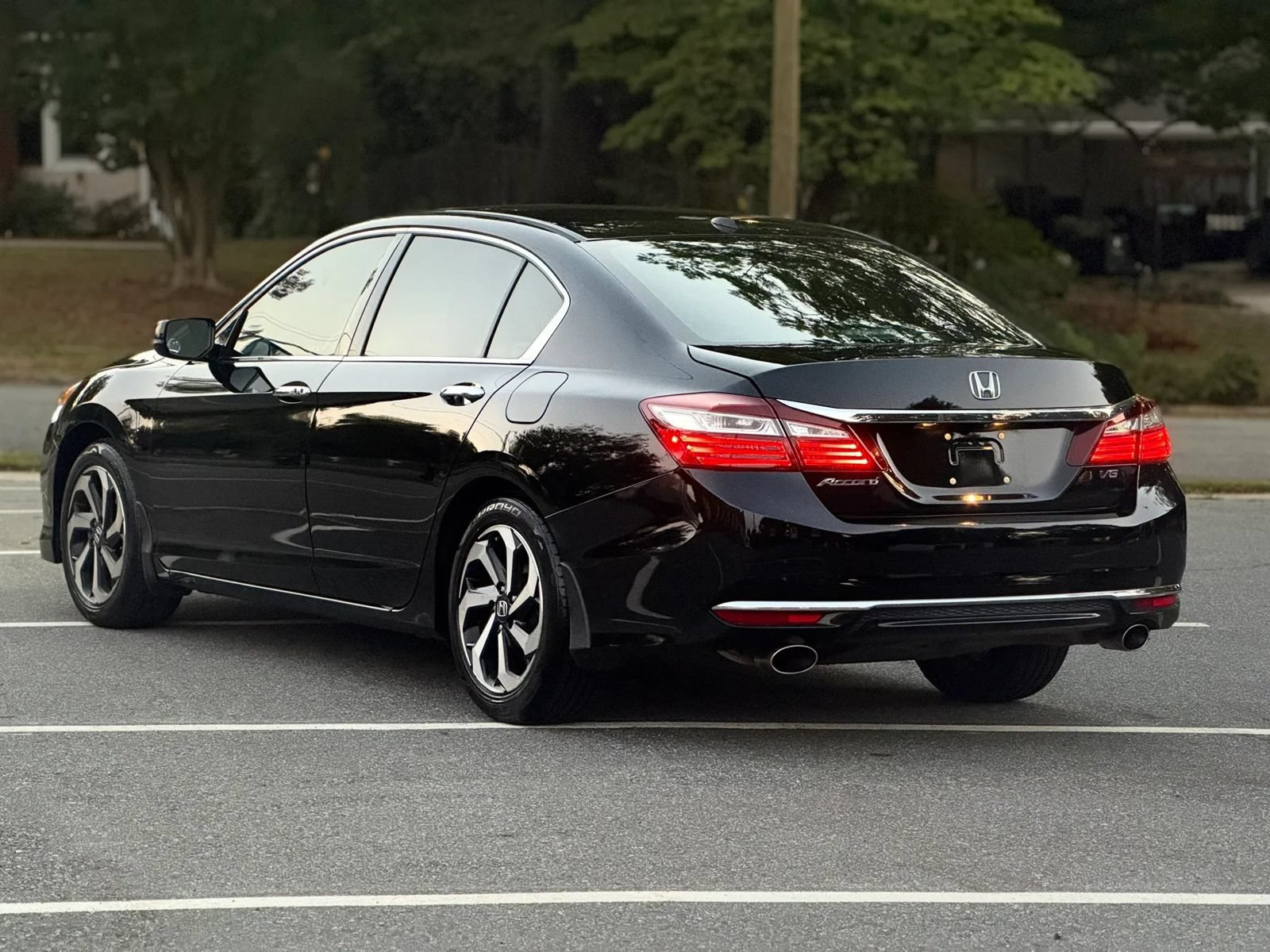 Used 2017 Honda Accord EX-L image 27