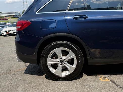 Used 2017 Mercedes-Benz GLC 300 4MATIC image 5