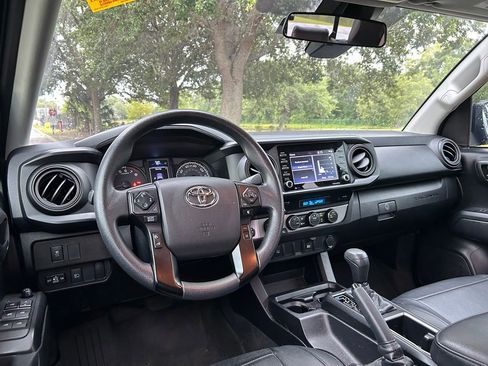 Used 2021 Toyota Tacoma SR AWD/4WD image 12