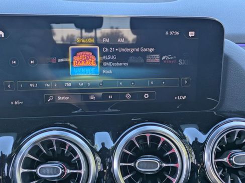 Used 2023 Mercedes-Benz GLA 250 4MATIC image 9