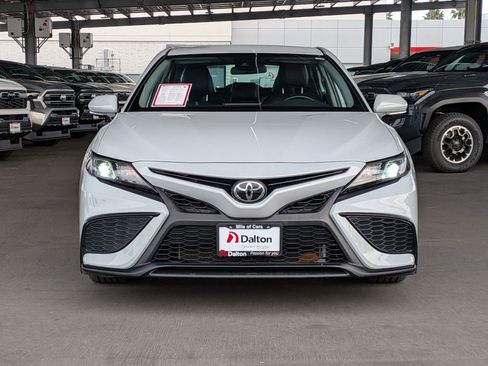 Used 2024 Toyota Camry SE image 2