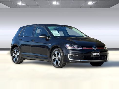 Used 2019 Volkswagen e-Golf SE w/ Driver Assistance Package image 6