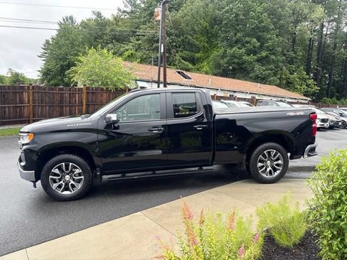 Used 2023 Chevrolet Silverado 1500 LT AWD/4WD image 4