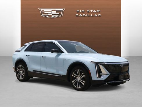 Certified 2024 Cadillac Lyriq Luxury RWD image 7