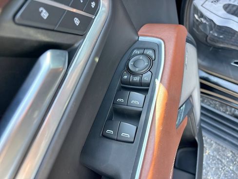 Used 2024 GMC Sierra 3500 Denali Ultimate AWD/4WD image 27