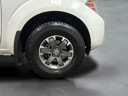 Used 2018 Nissan Frontier PRO-4X AWD/4WD image 25