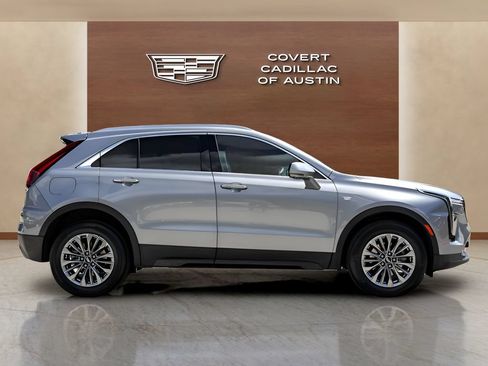 Certified 2025 Cadillac XT4 Premium Luxury FWD image 5