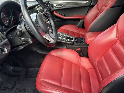 Used 2021 Porsche Macan GTS AWD/4WD image 18