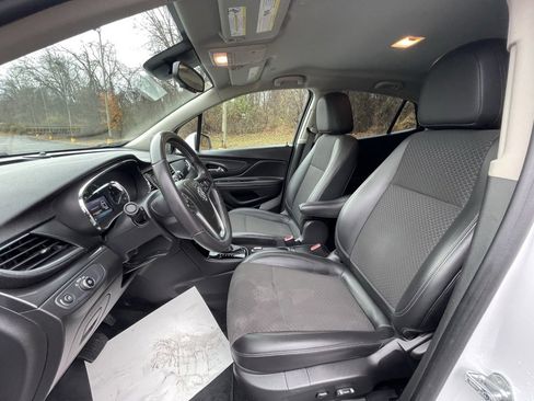 Certified 2021 Buick Encore Preferred image 20