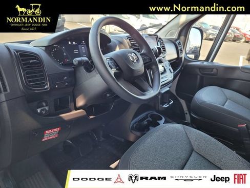 Used 2025 RAM ProMaster 2500 w/ U-Haul Equipment Group FWD image 6