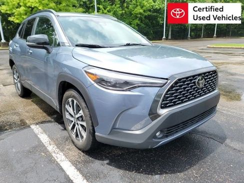 Used 2025 Toyota Corolla Cross XLE FWD image 1