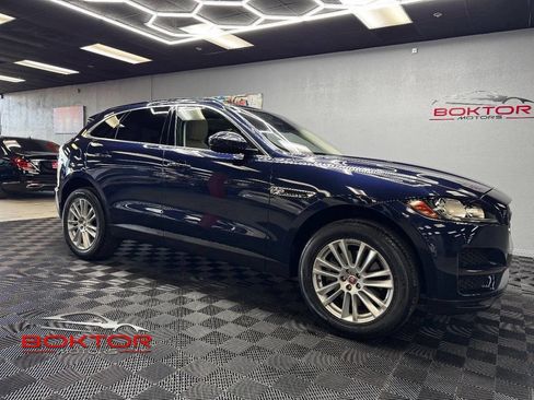 Used 2017 Jaguar F-PACE Prestige image 1