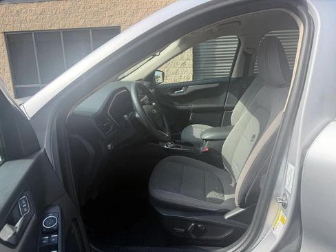 Used 2020 Ford Escape SE FWD image 18