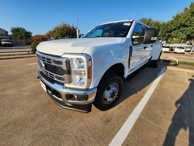 Used 2025 Ford F350 XLT w/ FX4 Off-Road Package AWD/4WD image 3
