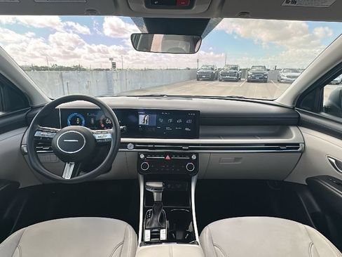 Used 2025 Hyundai Tucson SEL FWD image 21
