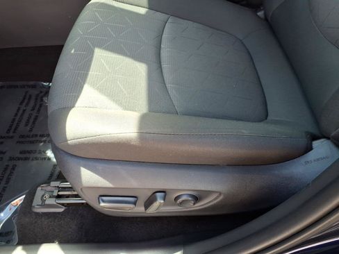 Used 2025 Toyota RAV4 XLE AWD/4WD image 14