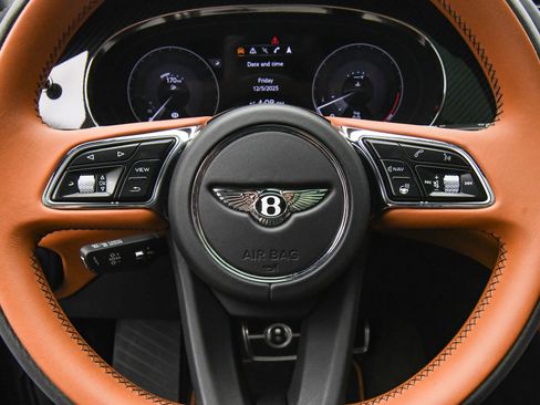 Certified 2022 Bentley Bentayga image 36