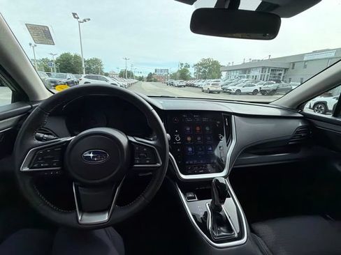 Used 2025 Subaru Outback Premium AWD/4WD image 12