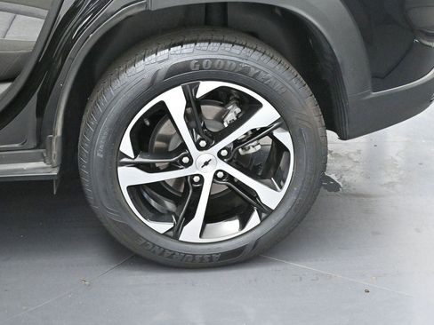 Used 2024 Chevrolet Trax RS w/ Driver Confidence Package FWD image 31