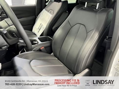 New 2026 Chrysler Pacifica Select image 23