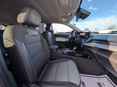 Certified 2024 Chevrolet Trax LT w/ Driver Confidence Package image 38