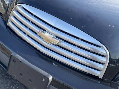 Used 2010 Chevrolet HHR LT image 28