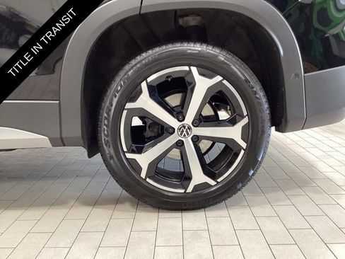 Used 2025 Volkswagen Tiguan SE w/ Panoramic Sunroof Package AWD/4WD image 22