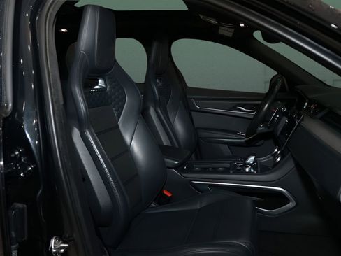 Used 2021 Jaguar F-PACE SVR image 17