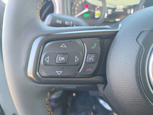 Used 2024 Jeep Wrangler Willys image 12