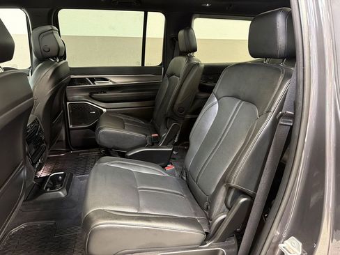 Used 2023 Jeep Wagoneer Series II RWD image 28