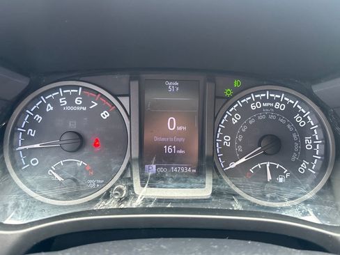 Used 2017 Toyota Tacoma TRD Off-Road w/ Tow Package (A/T) image 21