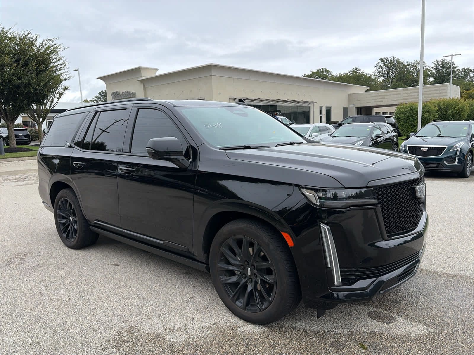 Certified 2024 Cadillac Escalade Sport Platinum w/ LPO, ONYX Package AWD/4WD image 5