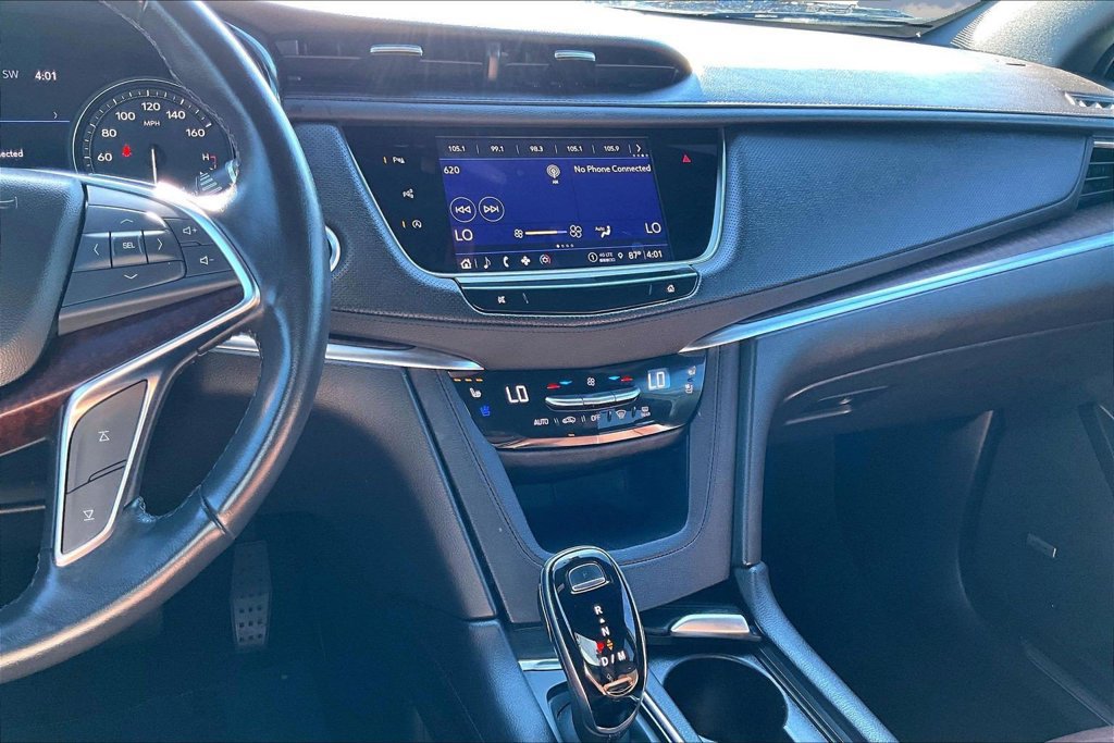 Used 2022 Cadillac XT5 Premium Luxury w/ Technology Package FWD image 9