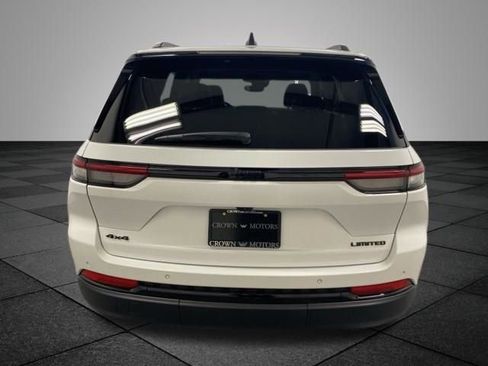 Used 2023 Jeep Grand Cherokee Limited w/ Black Appearance Package image 5