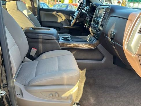 Used 2018 Chevrolet Silverado 1500 LT w/ All Star Edition image 19