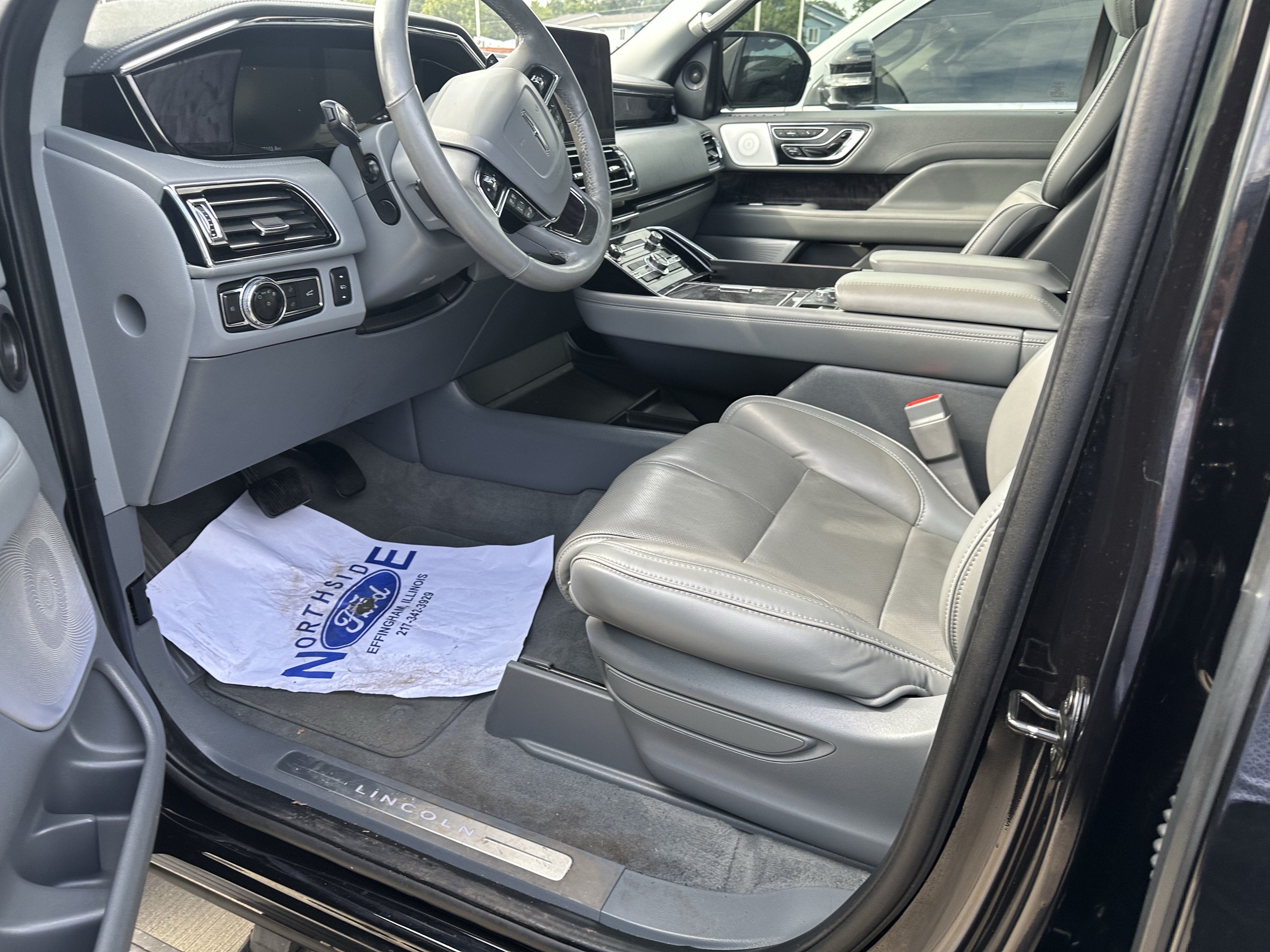 Used 2019 Lincoln Navigator Reserve AWD/4WD image 14