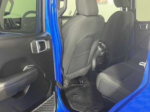 Used 2022 Jeep Gladiator Willys image 24