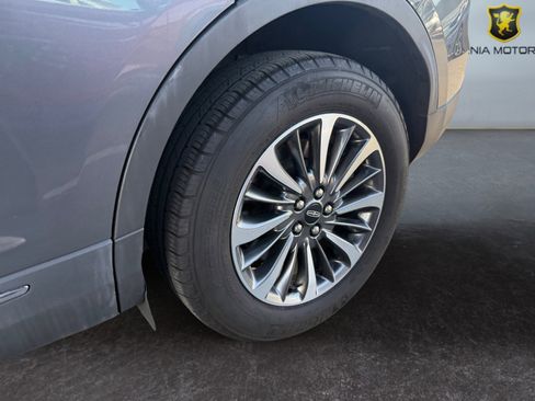 Used 2022 Lincoln Nautilus AWD w/ Premium Package image 15