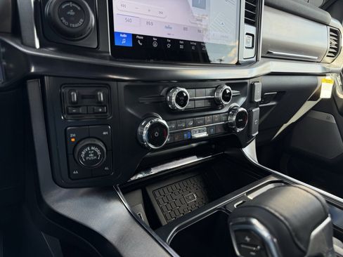 New 2025 Ford F150 Platinum image 18