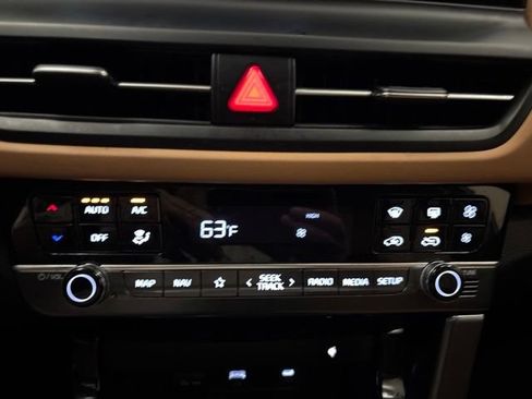 Used 2024 Kia Seltos EX AWD/4WD image 19