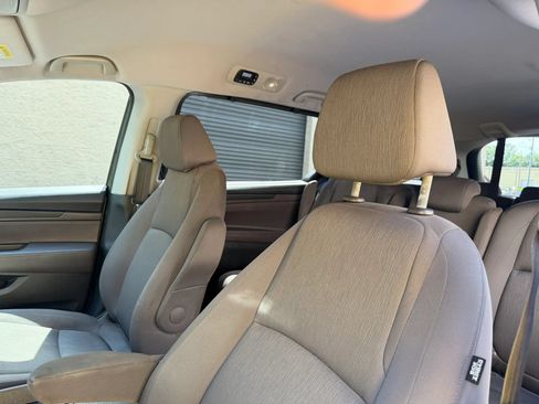 Used 2018 Honda Odyssey EX image 23