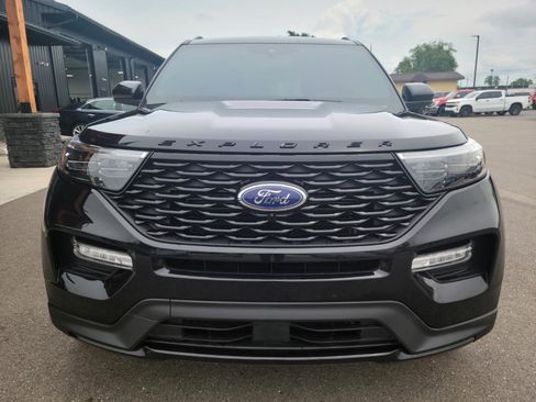 Used 2023 Ford Explorer ST-Line w/ Class IV Trailer Tow Package AWD/4WD image 2