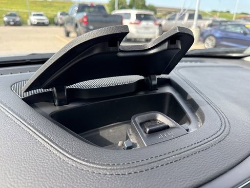 Used 2021 Jeep Cherokee Latitude Lux w/ Comfort/Convenience Group image 32