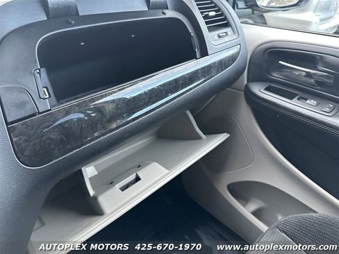 Used 2017 Dodge Grand Caravan SE w/ Power Window Group image 26