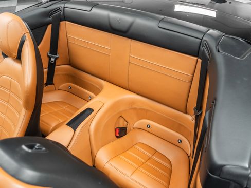 Used 2015 Ferrari California T RWD image 16