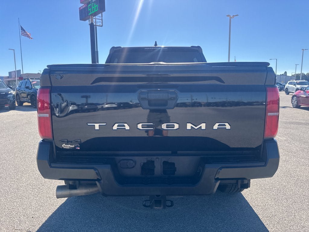 Used 2024 Toyota Tacoma TRD Sport AWD/4WD image 5