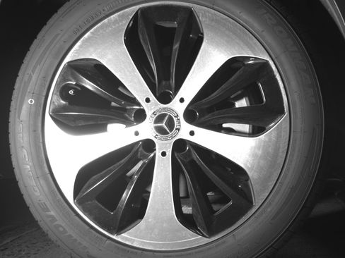 Used 2025 Mercedes-Benz GLB 250 4MATIC image 13