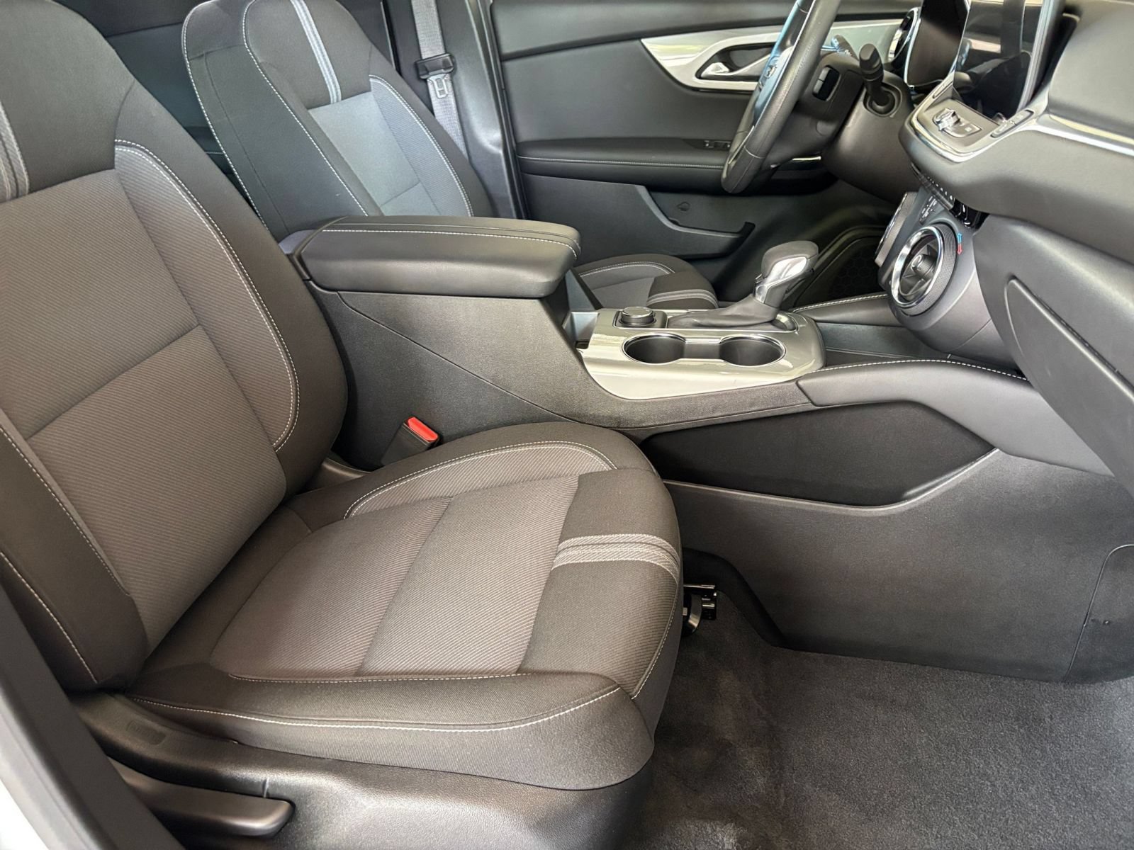 Used 2026 Chevrolet Blazer LT FWD image 36